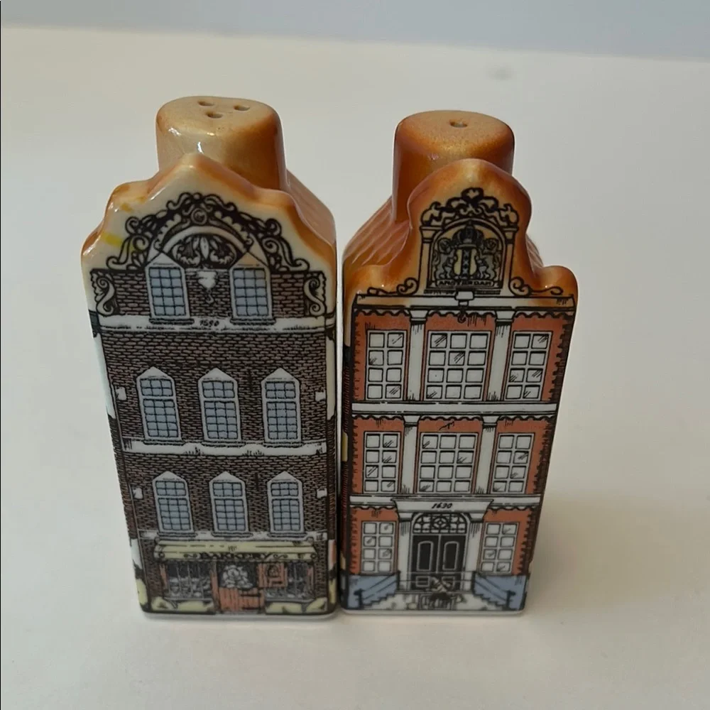 Charming Ceramic House Salt and Pepper Shakers - Picture 3 of 4